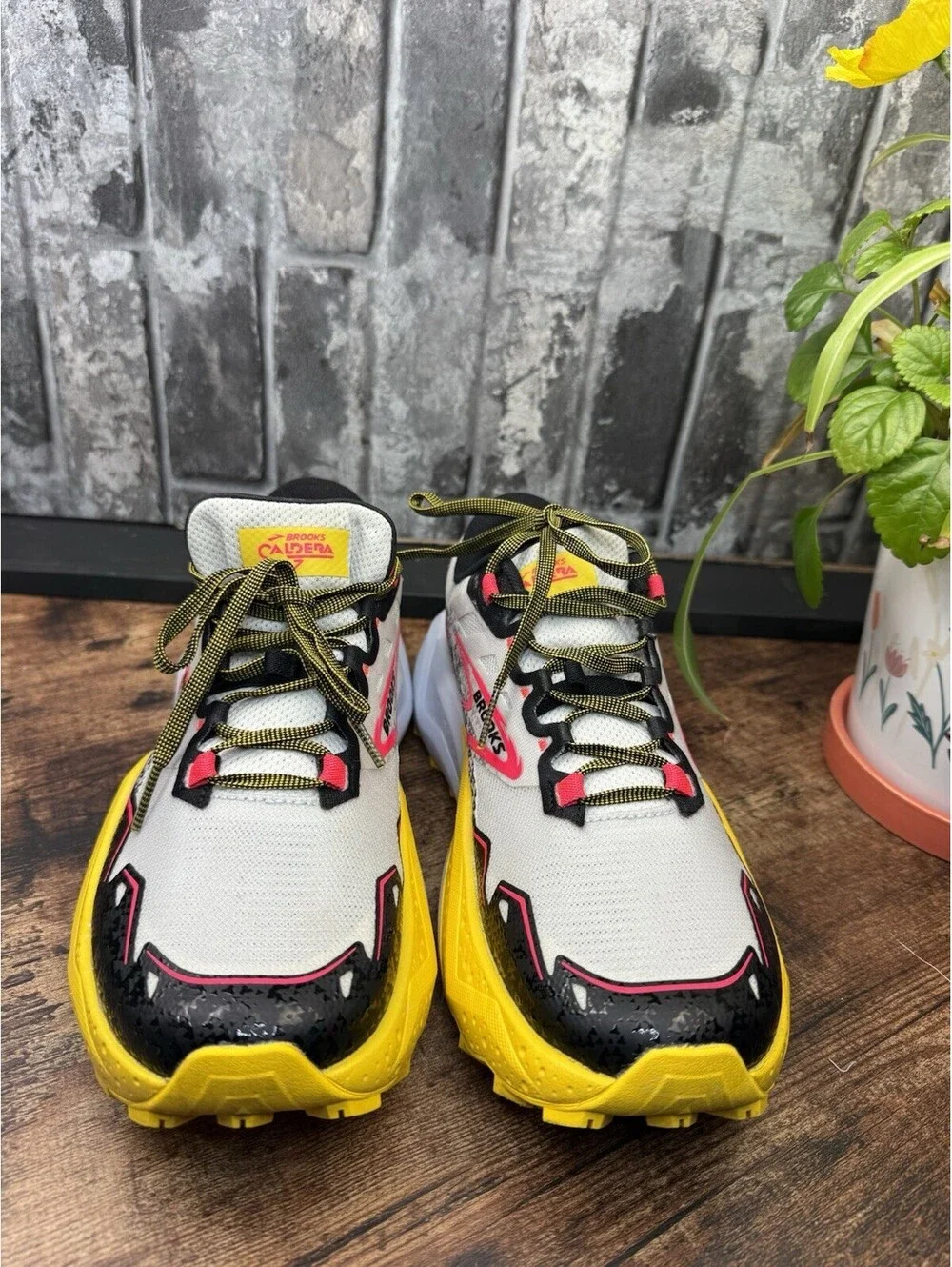 Brooks Caldera Gray/Yellow/Black/Pink Low Top Lace-Up Men's Running Sneaker